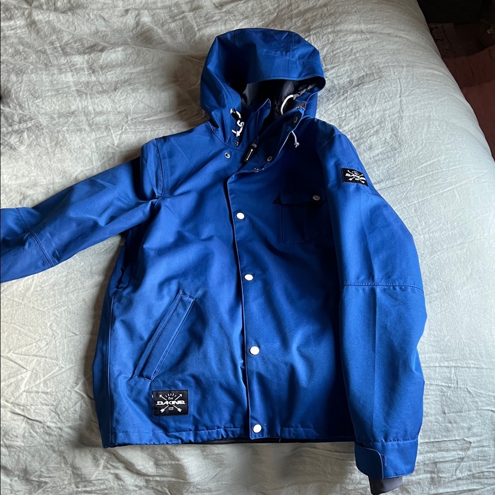 Mens Dakine Baring Snowboard Jacket in Blue - size Medium